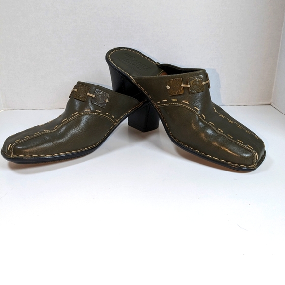 Tsonga mule clog - Picture 1 of 8